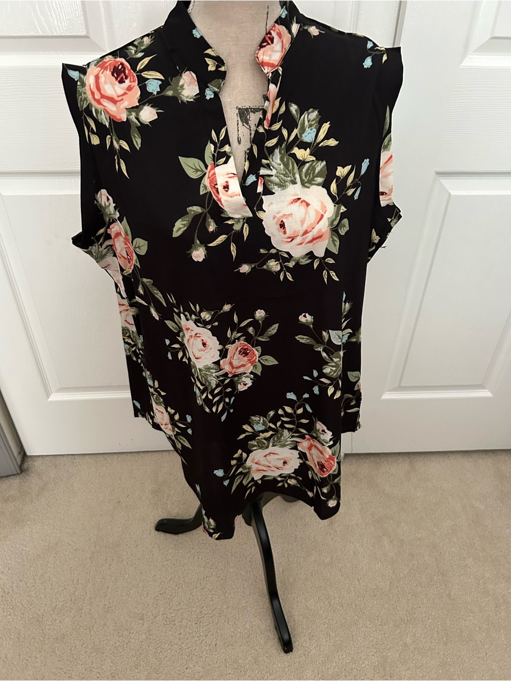 Amaryllis Black Floral Split-Neck Bloyse with Pink Roses - New